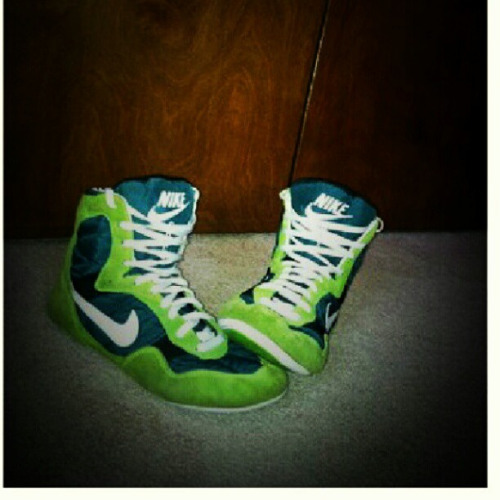 Remember these green Nike wrestling shoes from the 90s? Kind of 